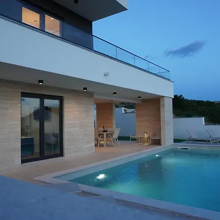 Βίλα Bella Vista With Heated Pool