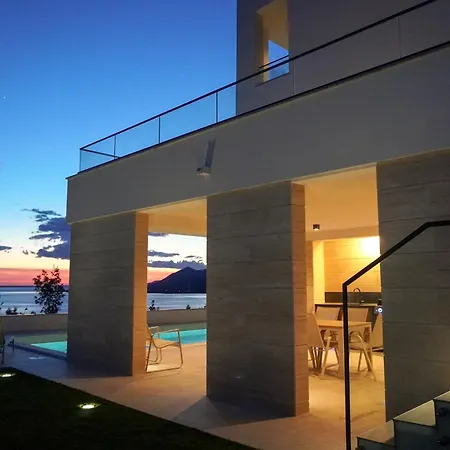 Βίλα Bella Vista With Heated Pool *