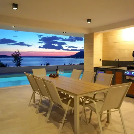 Villa Bella Vista With Heated Pool
