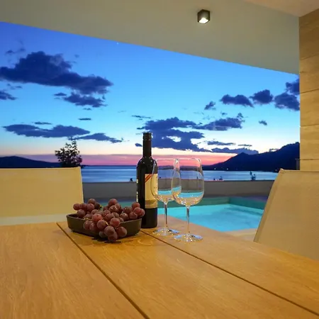 Bella Vista With Heated Pool * Rovanjska