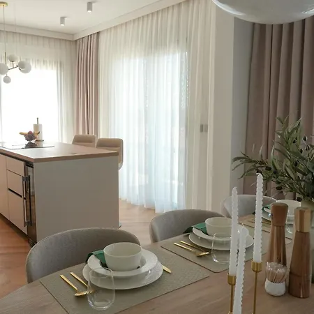Bella Vista With Heated Pool Villa