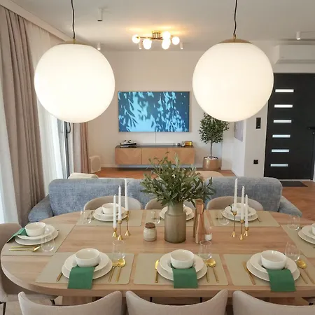 Bella Vista With Heated Pool Villa