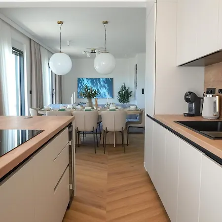 Bella Vista With Heated Pool Rovanjska