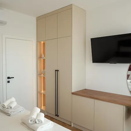 Bella Vista With Heated Pool * Rovanjska