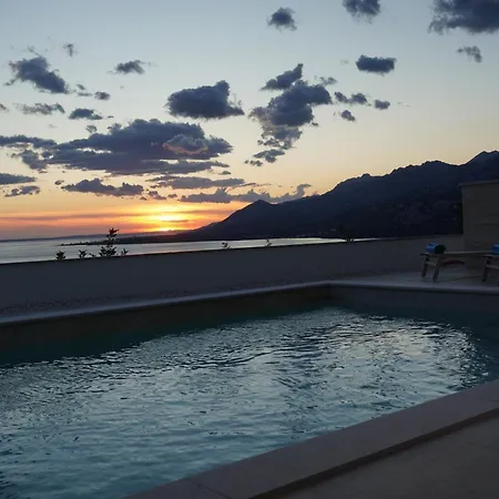 Bella Vista With Heated Pool Βίλα *